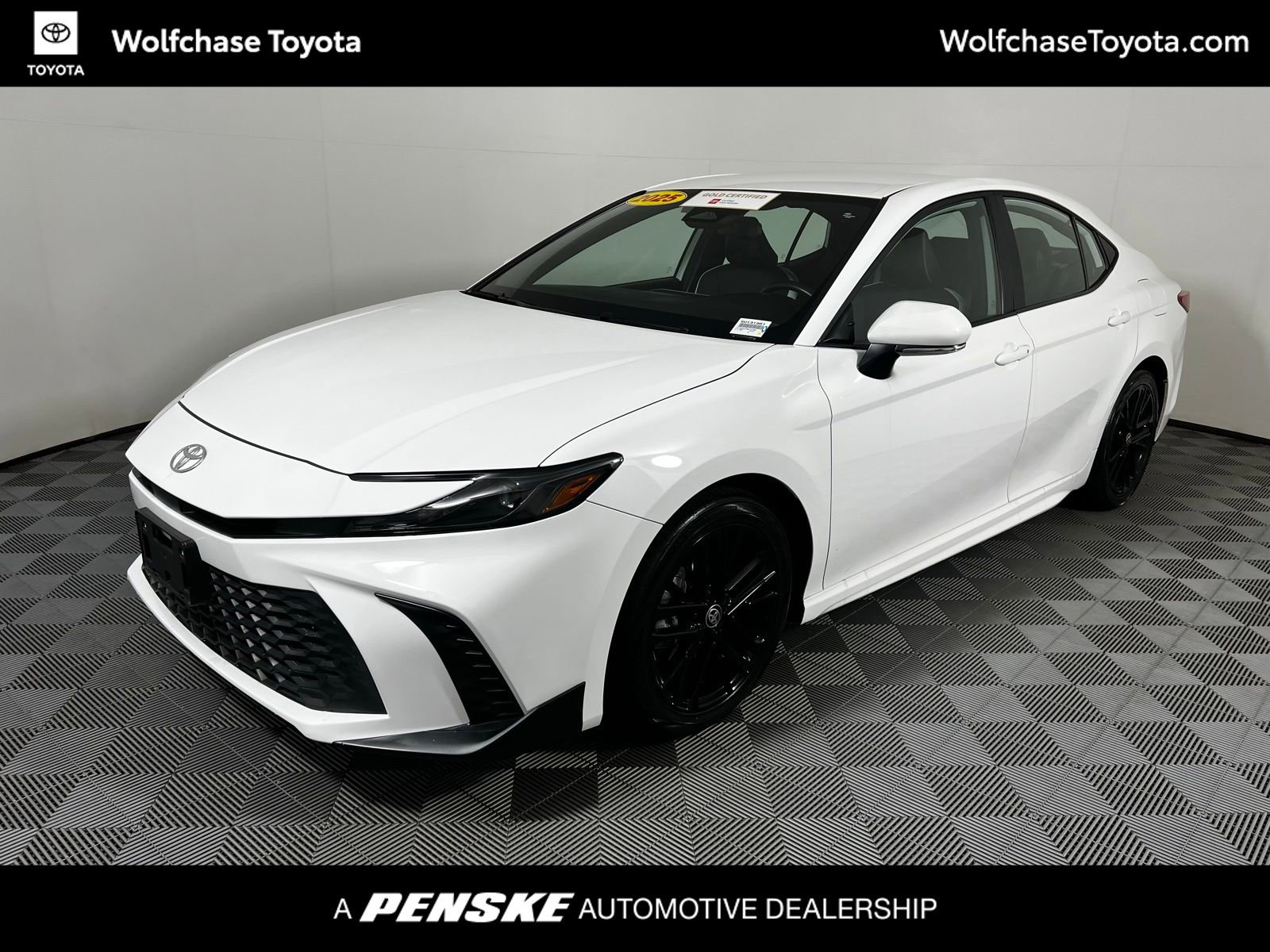 Certified 2025 Toyota Camry SE image 1