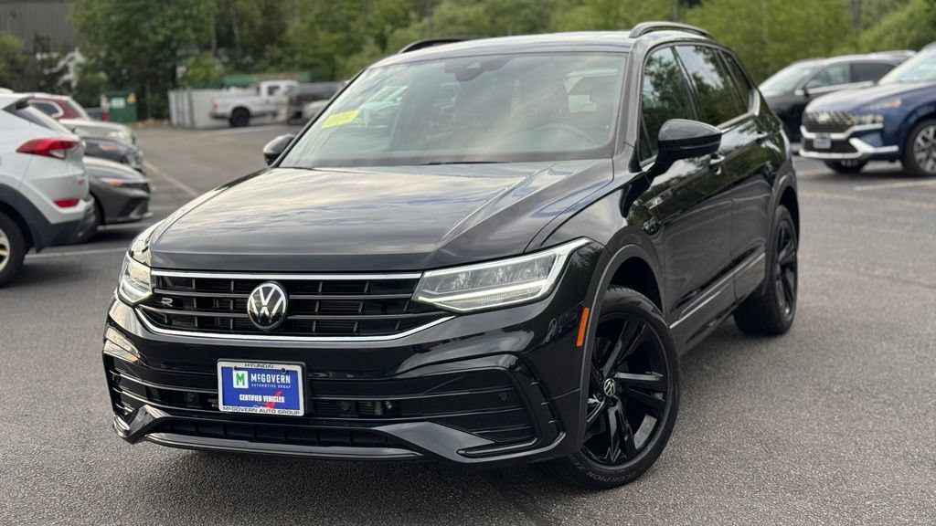 Used 2023 Volkswagen Tiguan SE R-Line AWD/4WD image 2