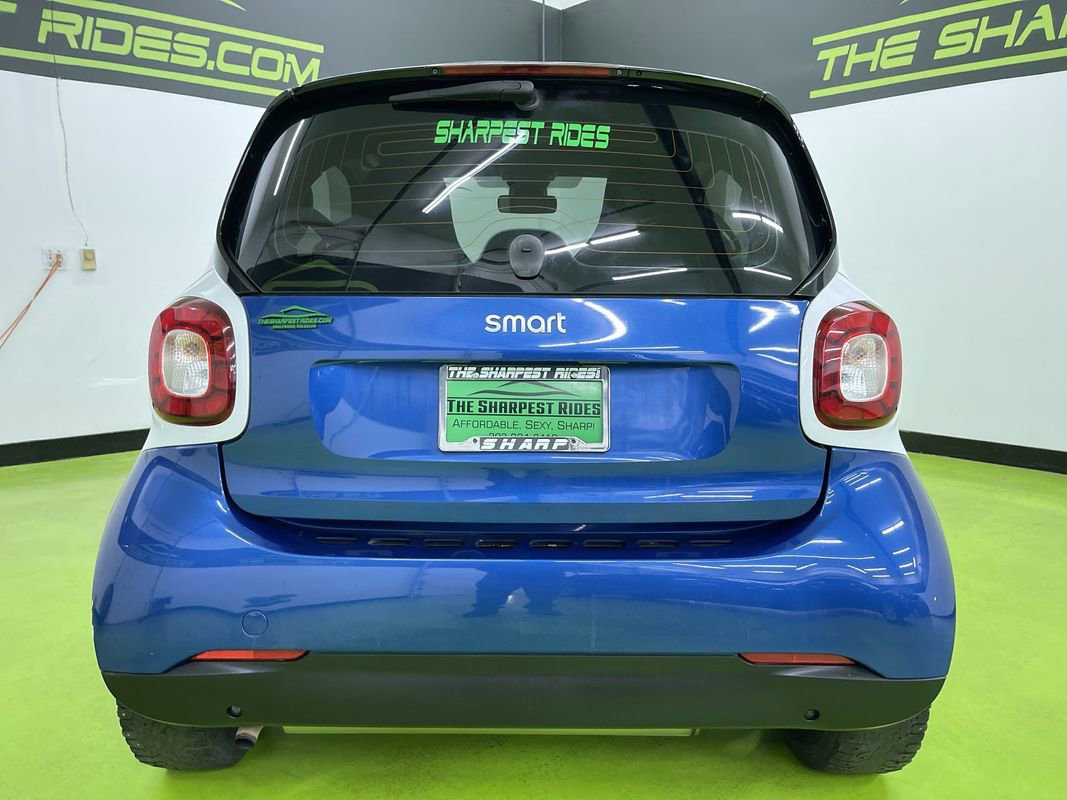 Used 2016 smart fortwo passion image 8