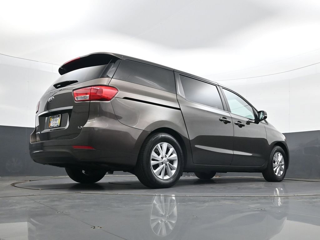 Used 2017 Kia Sedona LX image 26