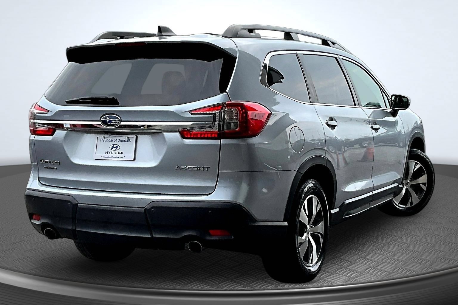 Used 2023 Subaru Ascent Premium w/ Convenience Package AWD/4WD image 5