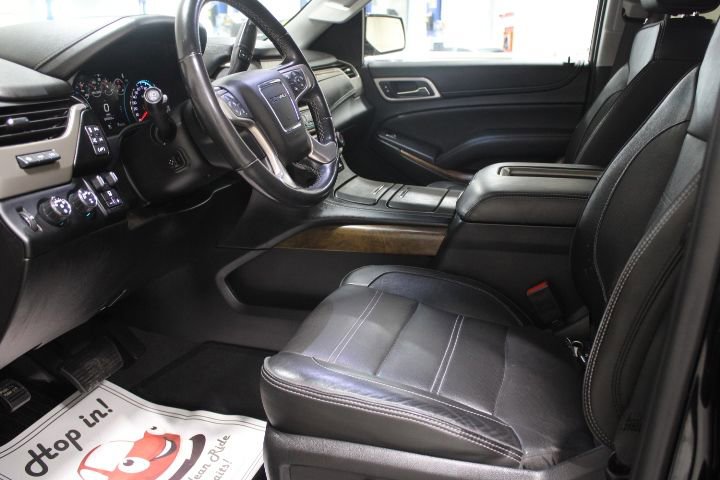 Used 2019 GMC Yukon Denali w/ Denali Ultimate Package image 21