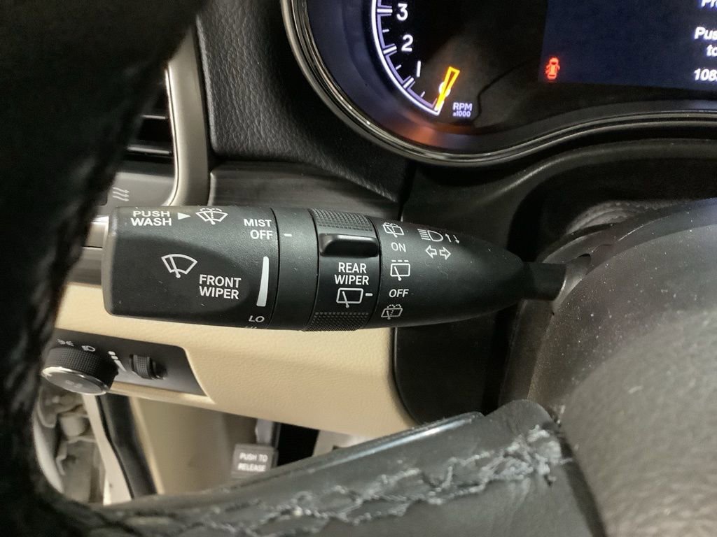 Certified 2022 Jeep Grand Cherokee Laredo E w/ Security & Convenience Group image 27