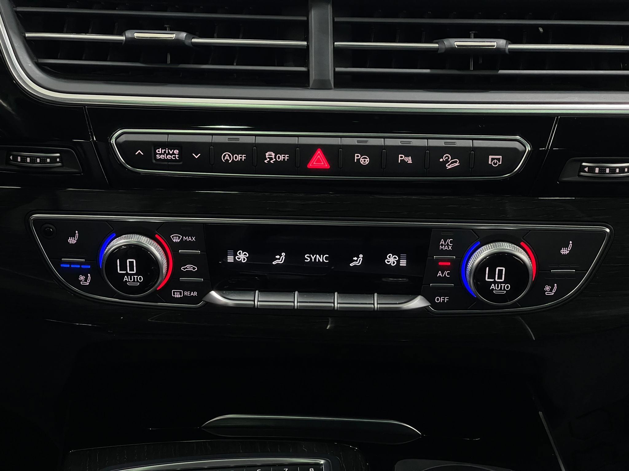 Used 2019 Audi Q7 3.0T Prestige w/ Prestige Package AWD/4WD image 25