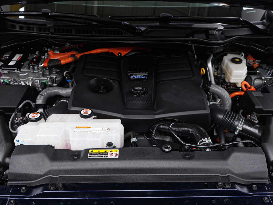 Used 2025 Toyota Sequoia Limited w/ Tow Technology Package image 36