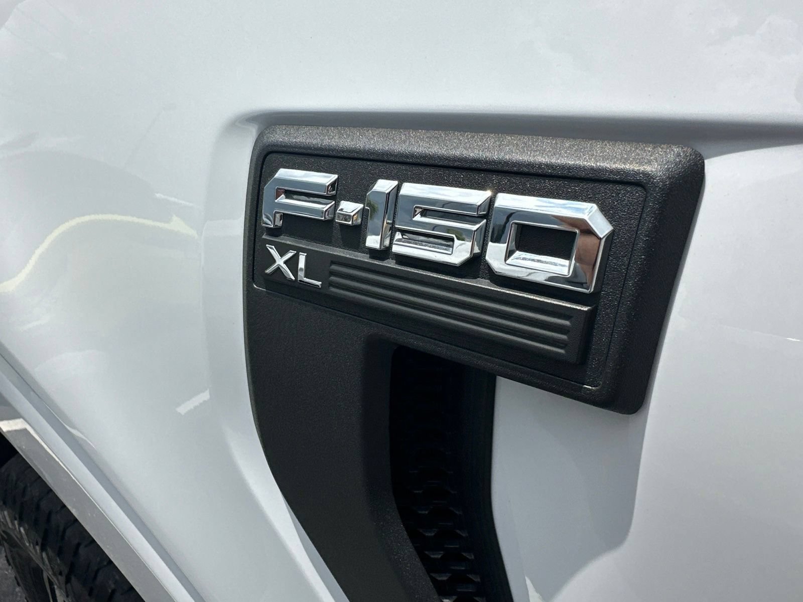 Used 2021 Ford F150 XL w/ Equipment Group 101A High RWD image 3