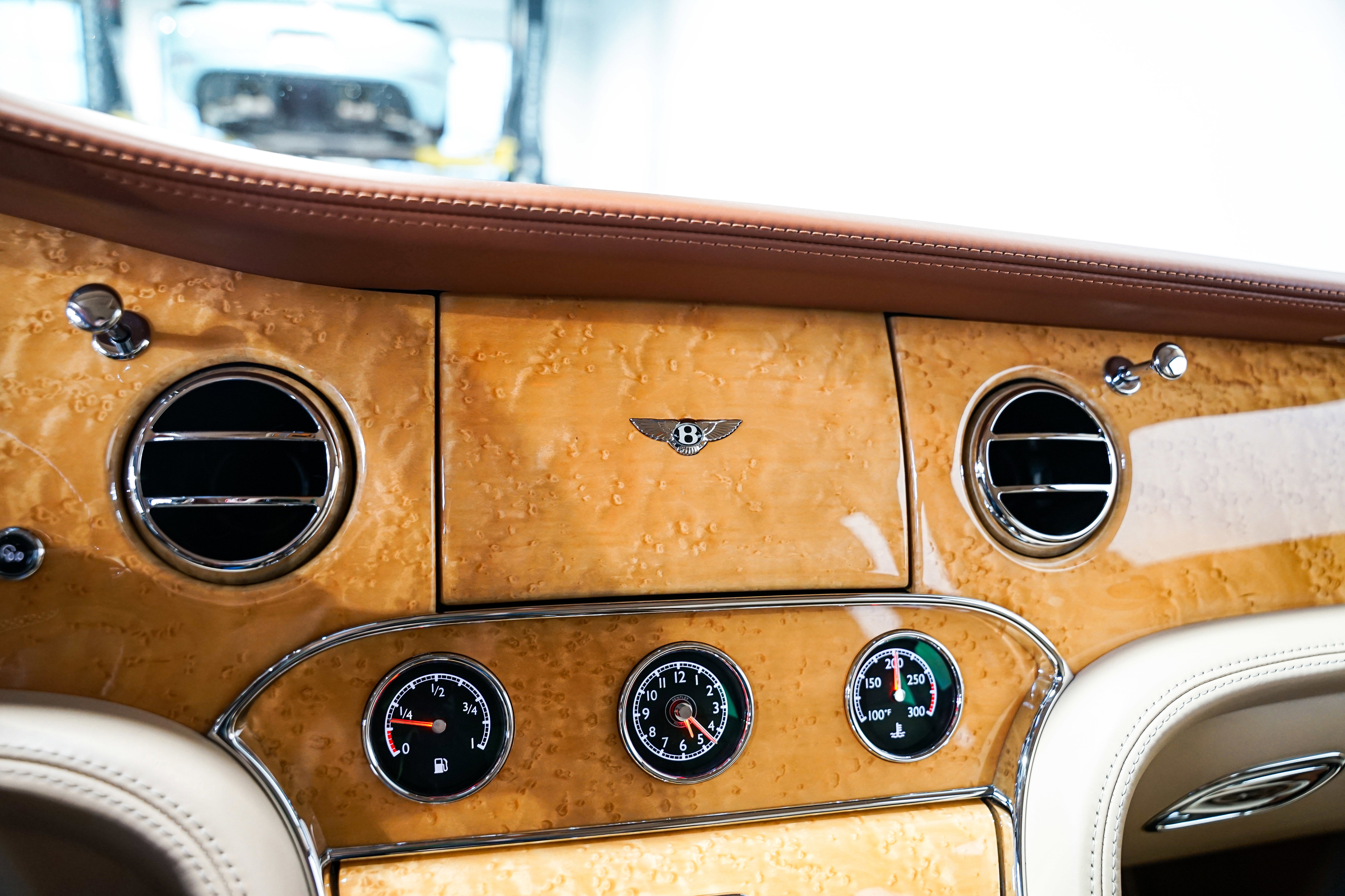 Used 2012 Bentley Mulsanne image 13