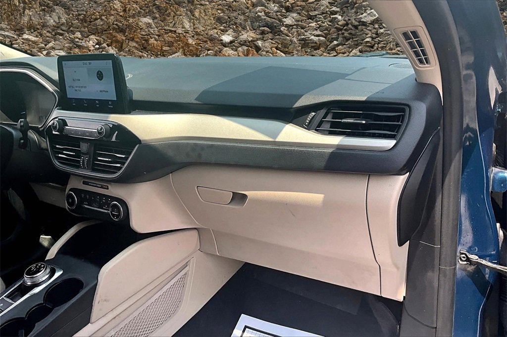 Used 2020 Ford Escape SE image 11