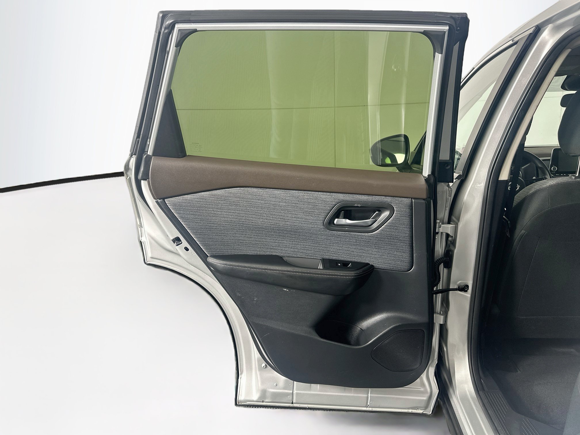 Used 2023 Nissan Rogue SV FWD image 25