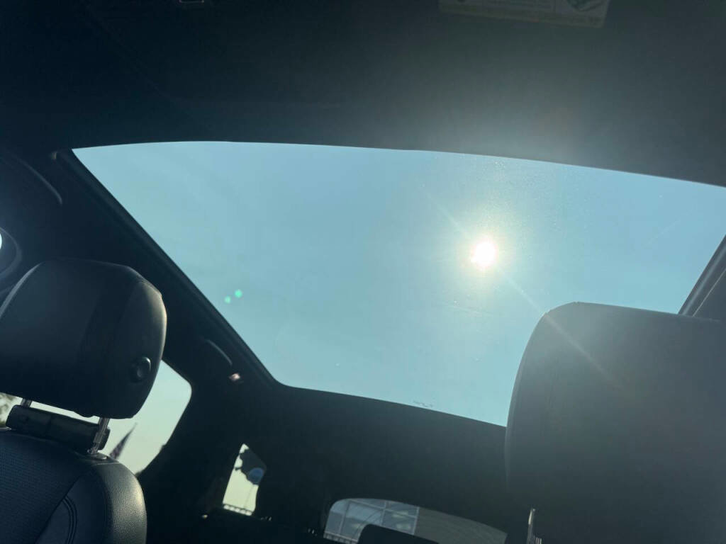Used 2019 Land Rover Discovery Sport HSE image 8