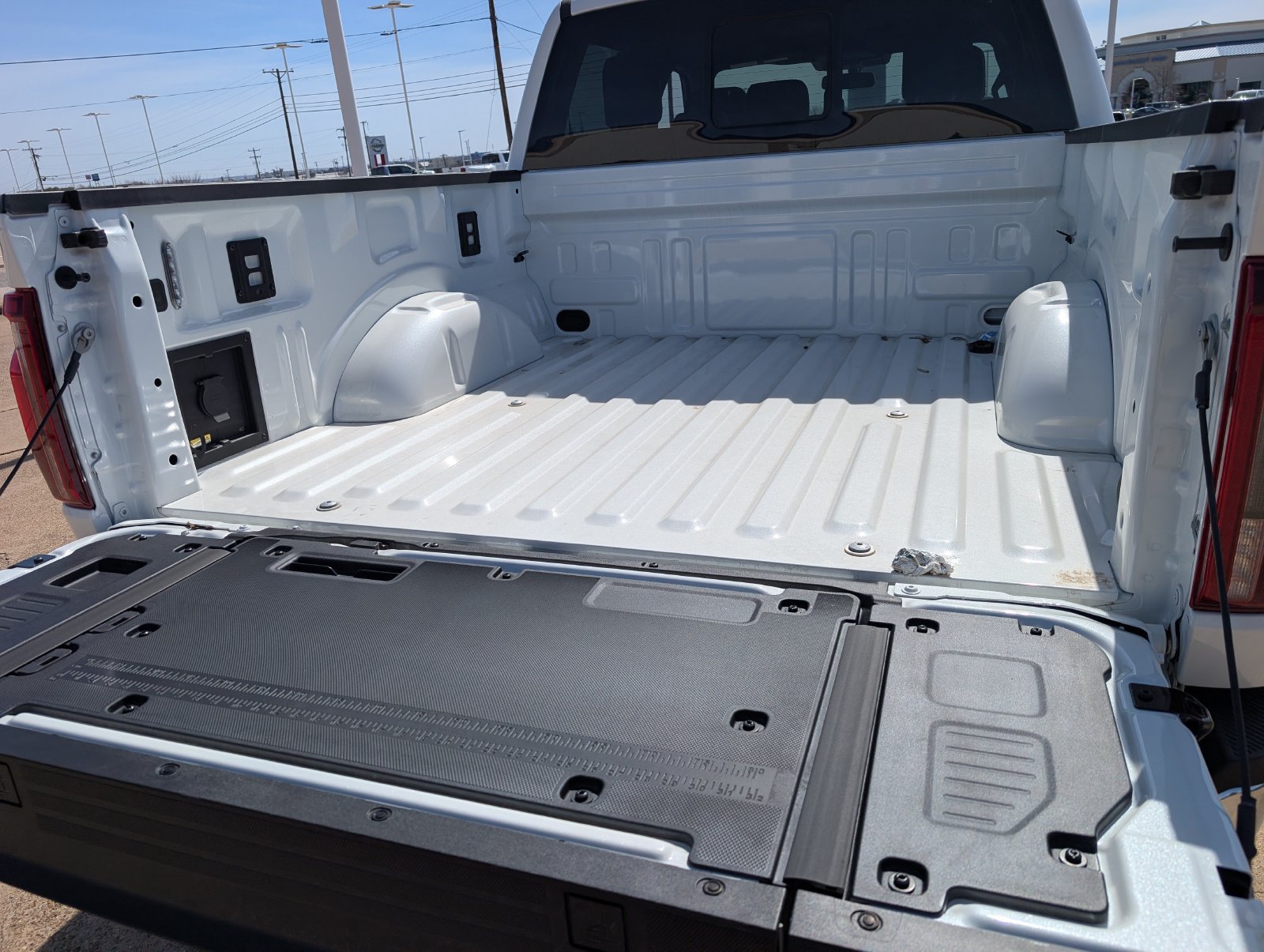 Used 2025 Ford F150 Lariat w/ Equipment Group 502A High AWD/4WD image 31