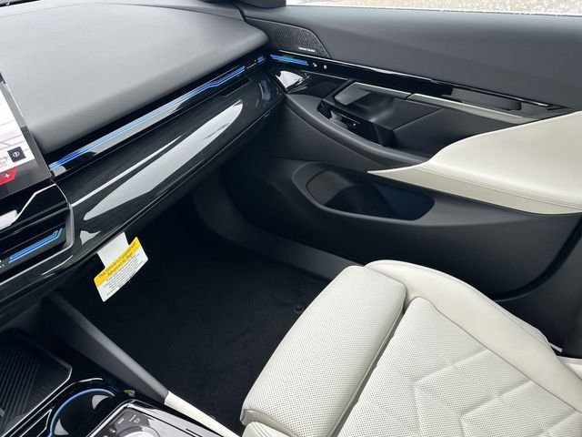 New 2026 BMW 530i xDrive w/ Premium Package image 18