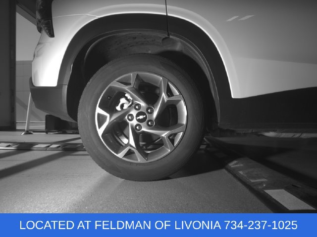 Used 2025 Chevrolet Trax LT w/ Driver Confidence Package FWD image 31