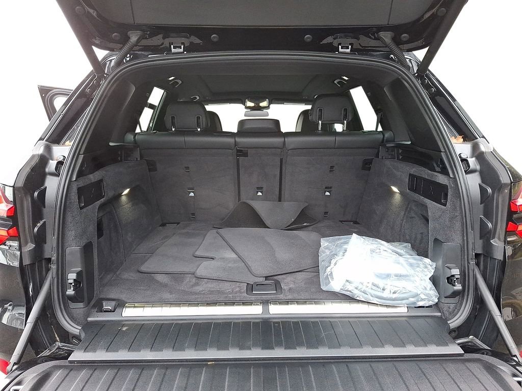 Used 2024 BMW X5 xDrive50e image 29