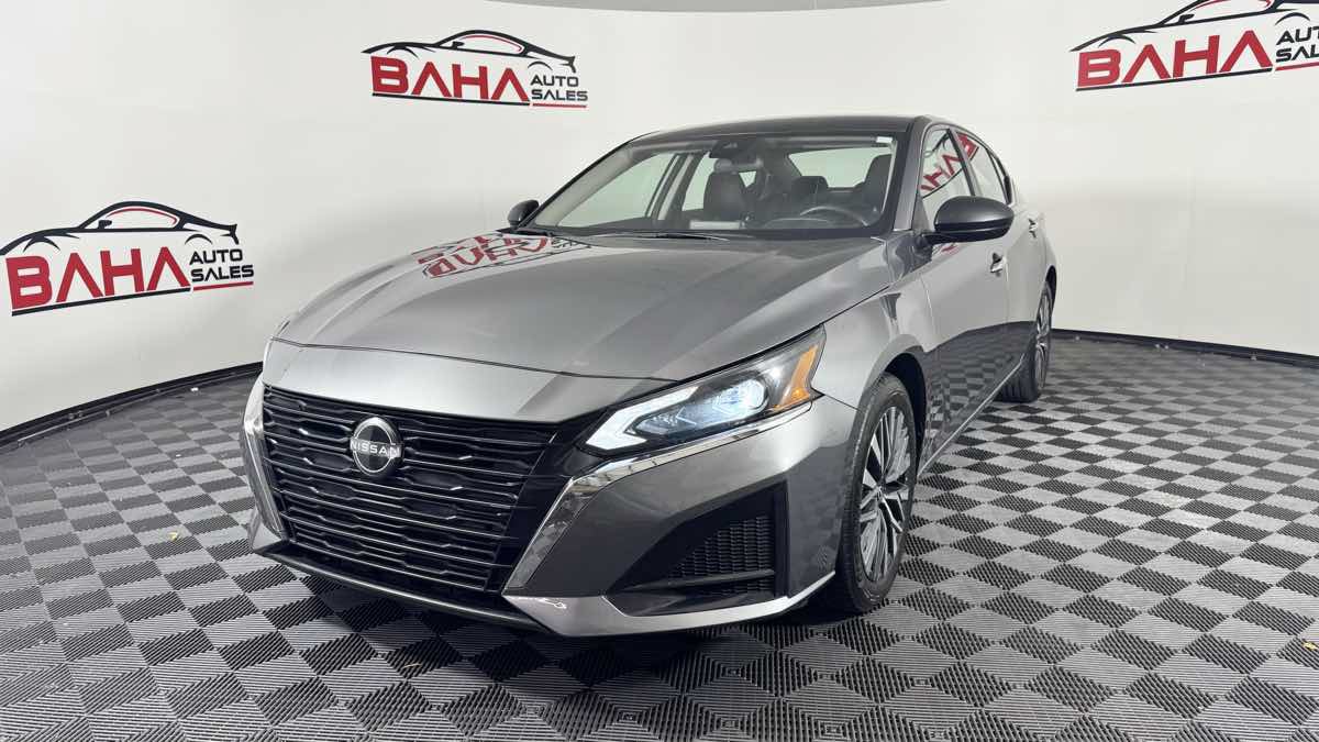 Used 2024 Nissan Altima 2.5 SV FWD image 3