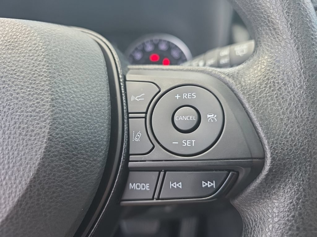 Used 2021 Toyota RAV4 XLE w/ Convenience Package FWD image 19
