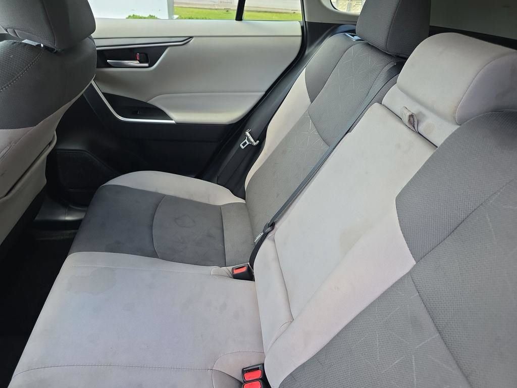 Used 2025 Toyota RAV4 XLE AWD/4WD image 17