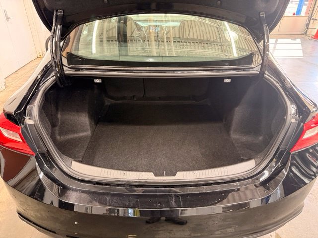 Used 2018 Chevrolet Malibu LT FWD image 21