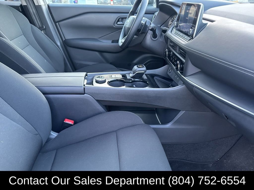 Used 2025 Nissan Rogue S image 15