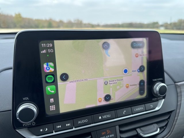 Used 2024 Nissan Altima 2.5 SV image 3