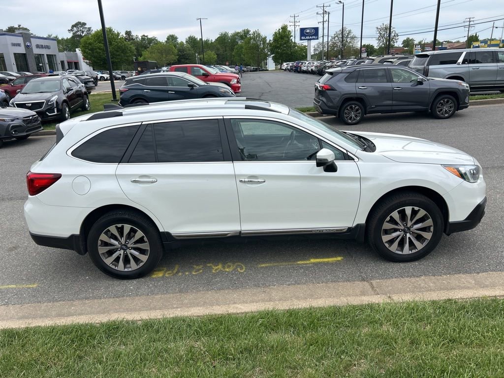 Used 2017 Subaru Outback 2.5i Touring w/ Popular Package #5A image 2