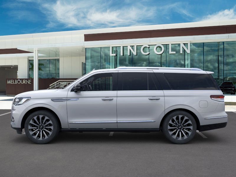 New 2024 Lincoln Navigator L Reserve image 3