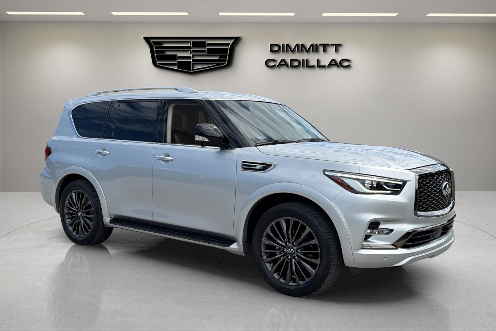 Used 2023 INFINITI QX80 Premium Select w/ Cargo Package AWD/4WD image 7