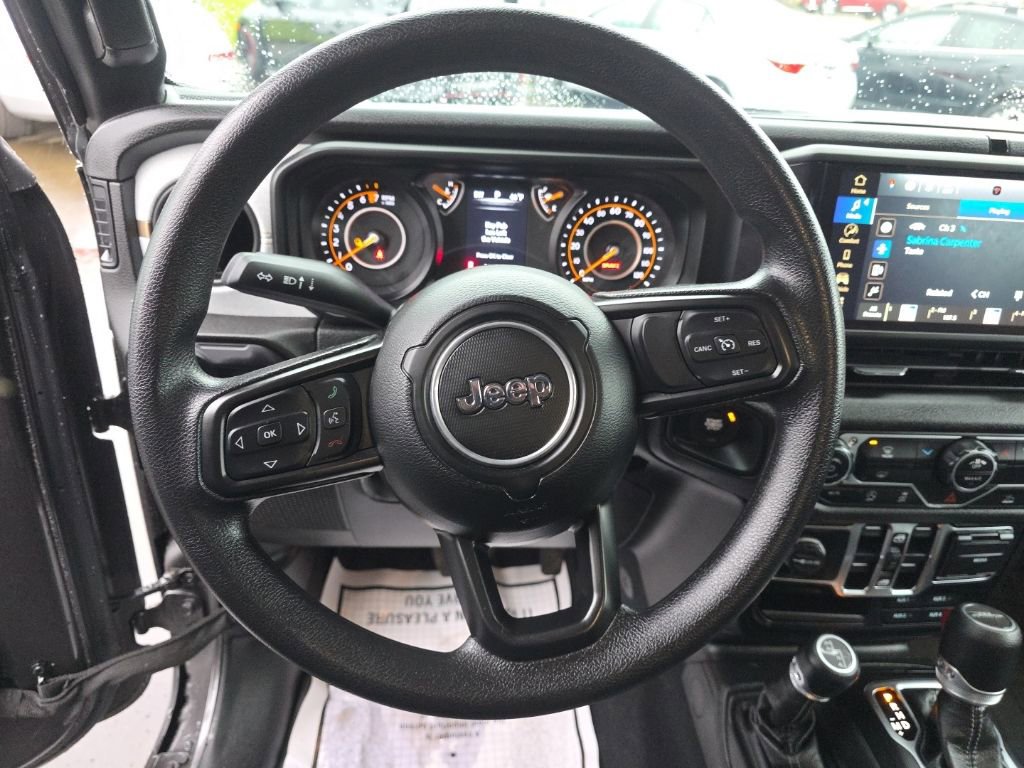 Used 2024 Jeep Gladiator Sport image 14