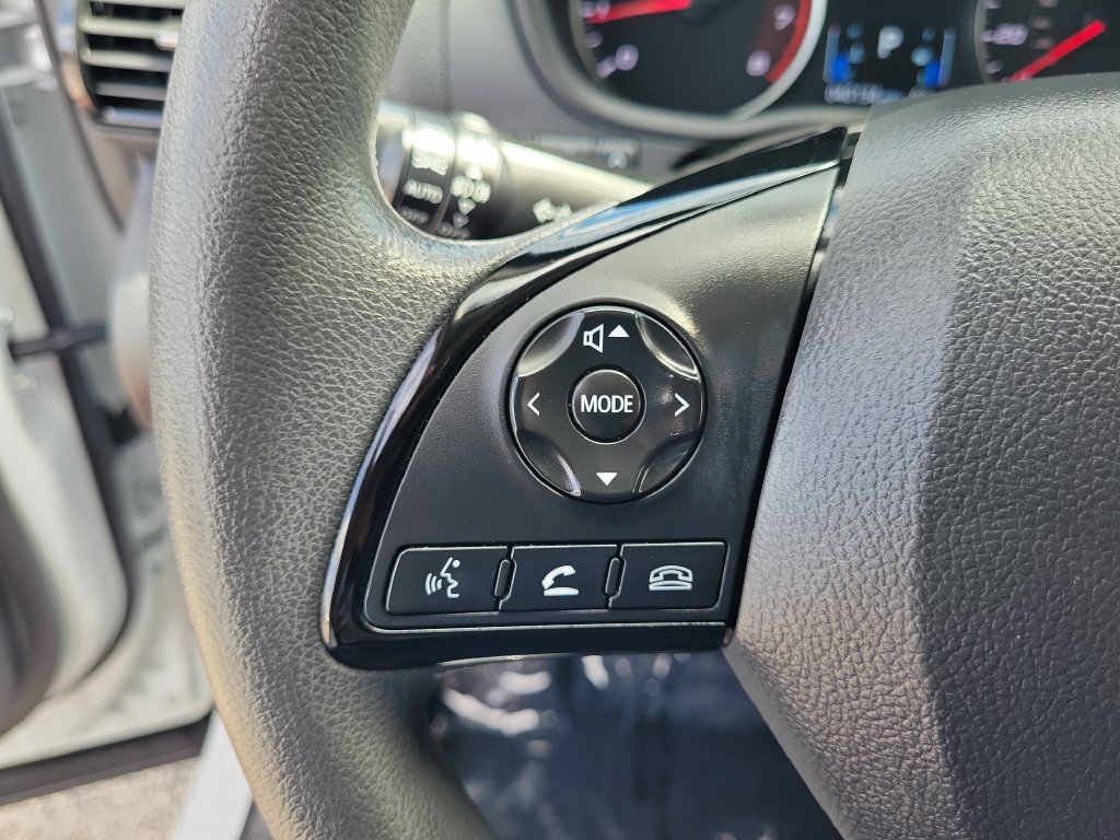 Used 2022 Mitsubishi Eclipse Cross LE FWD image 18
