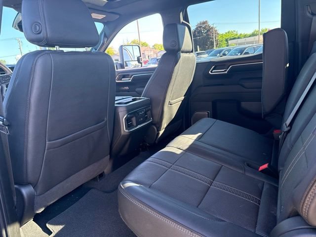 Used 2024 Chevrolet Silverado 1500 High Country w/ Technology Package AWD/4WD image 13