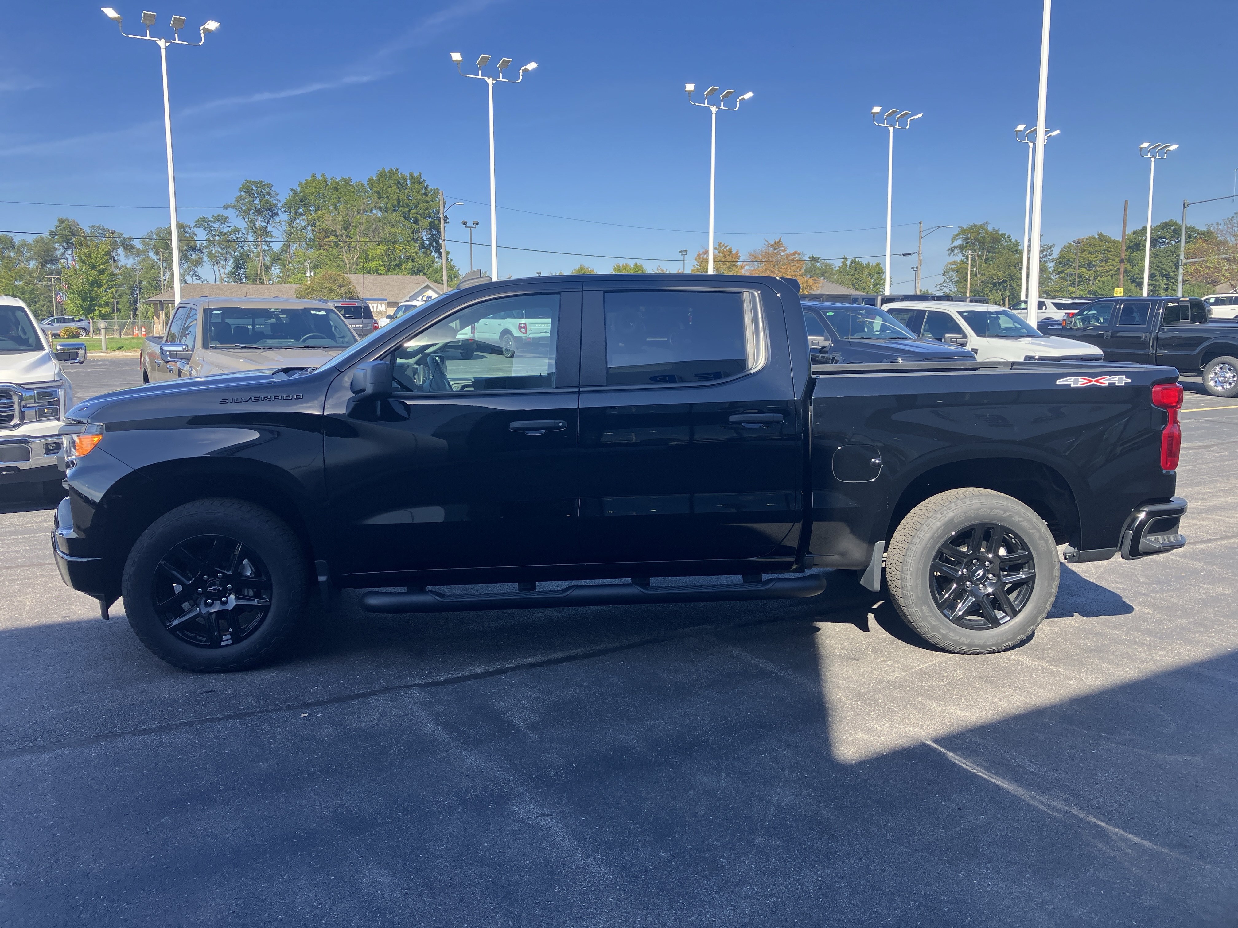 Used 2023 Chevrolet Silverado 1500 Custom w/ Rally Edition AWD/4WD image 4