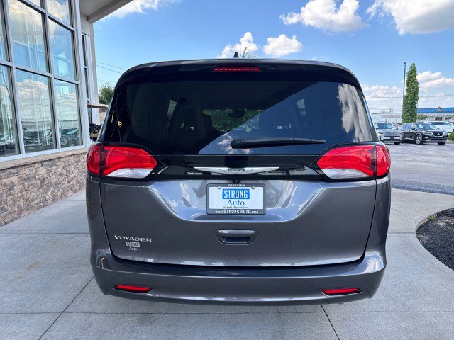 Used 2023 Chrysler Voyager LX FWD image 4
