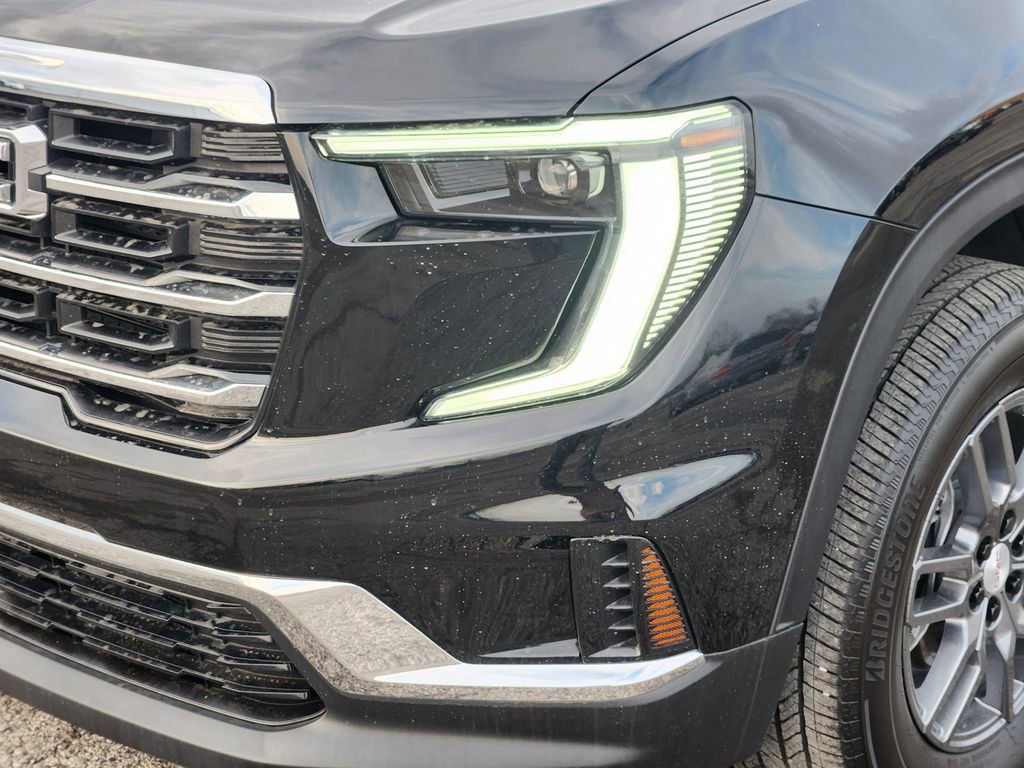 Used 2025 GMC Acadia Elevation image 10