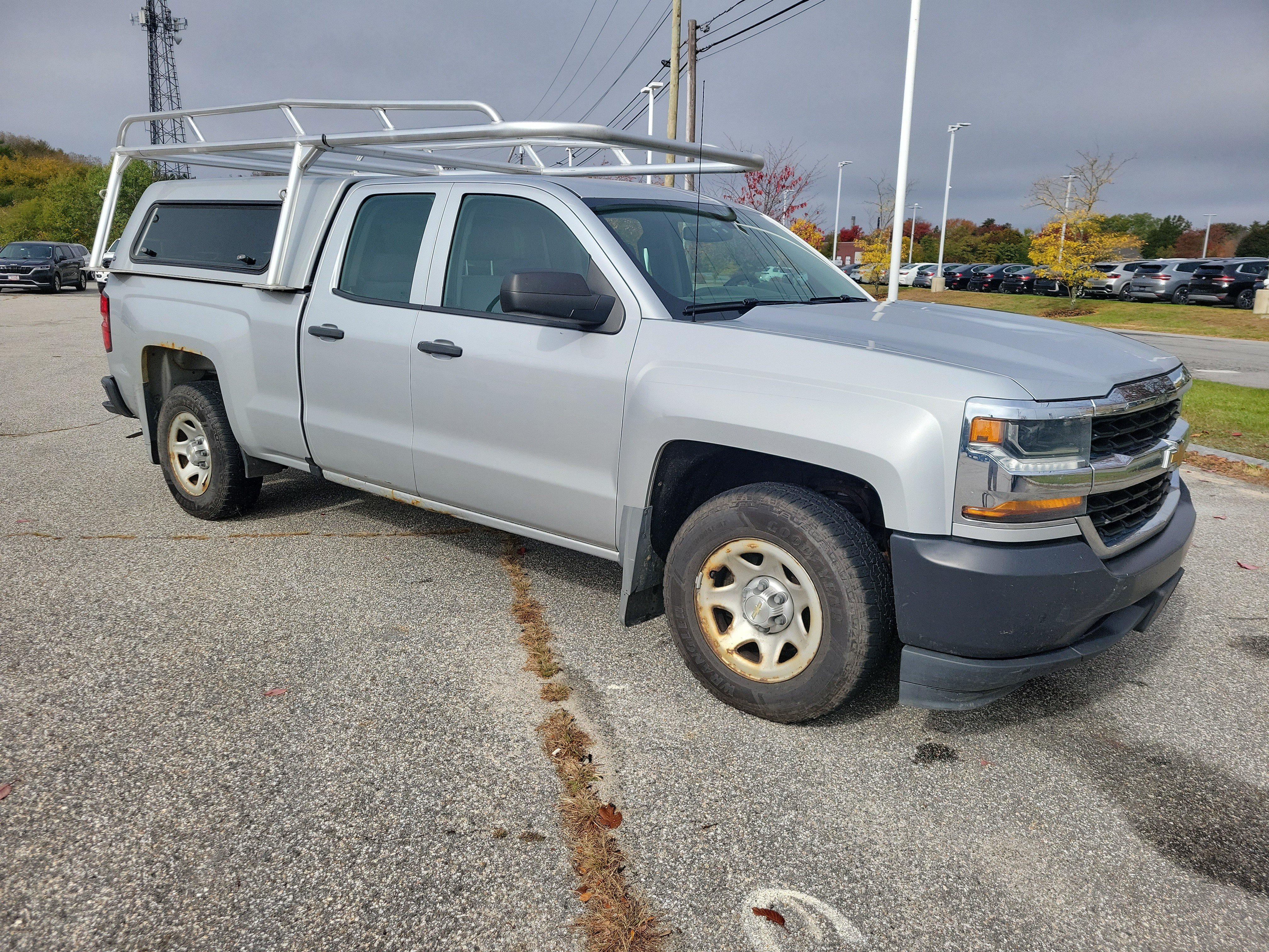 Used 2018 Chevrolet Silverado 1500 W/T w/ Trailering Package RWD image 3