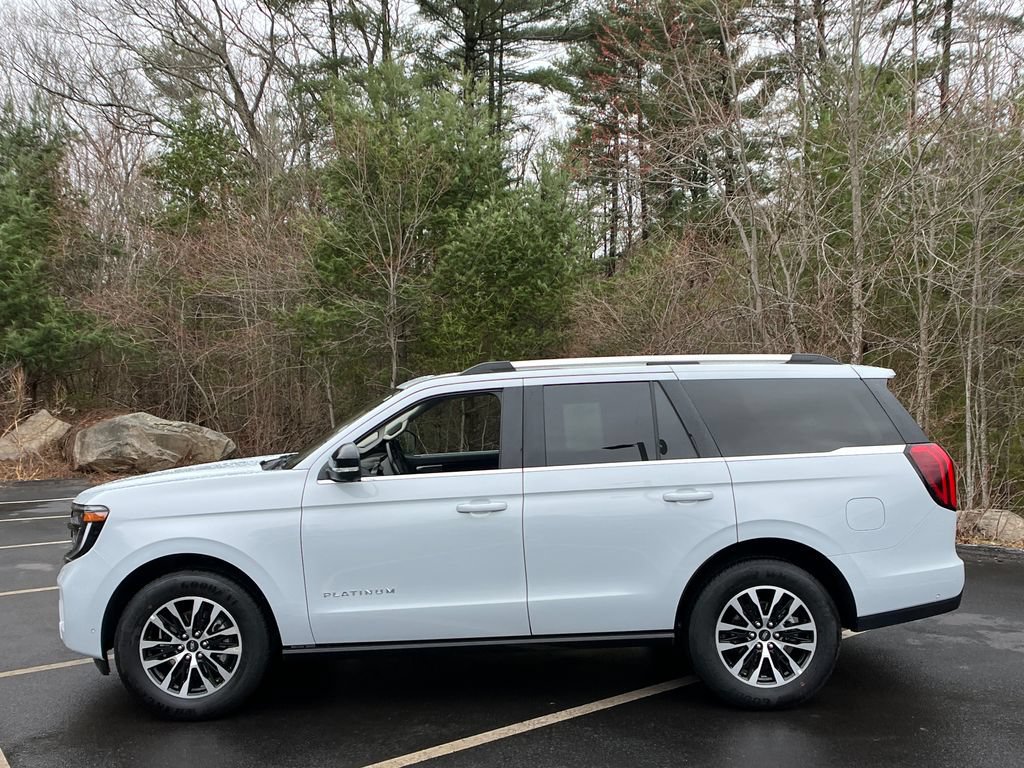 Used 2025 Ford Expedition Platinum AWD/4WD image 2