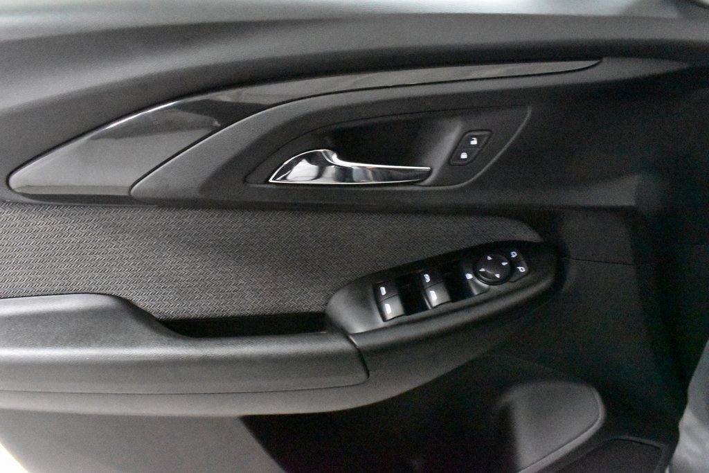 Used 2021 Chevrolet TrailBlazer LT w/ Convenience Package image 19