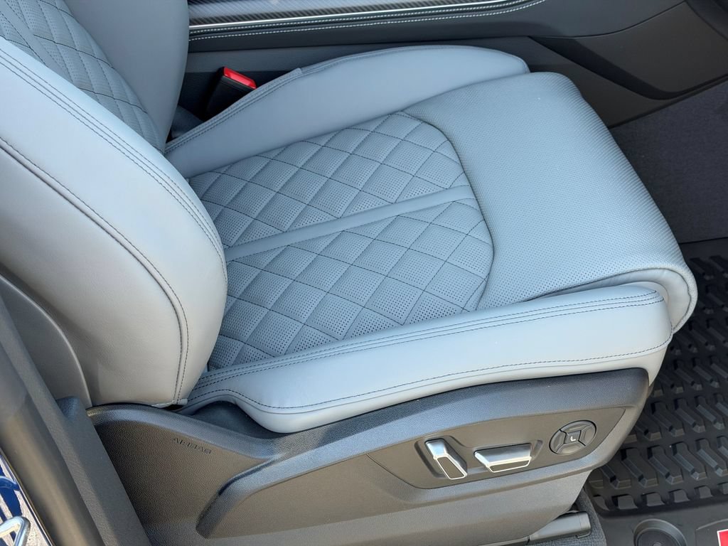 New 2026 Audi SQ8 Prestige AWD/4WD image 10