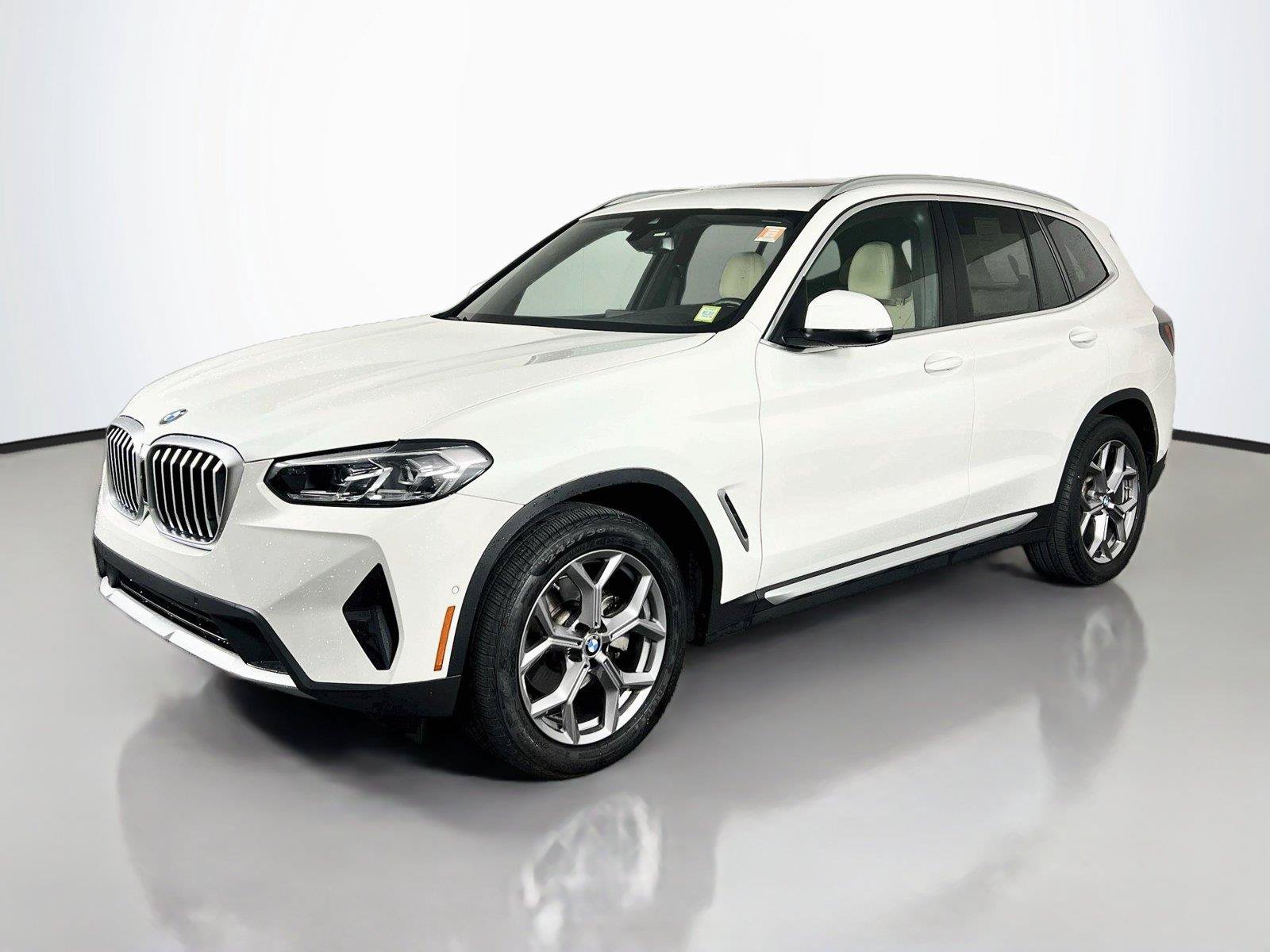 Used 2023 BMW X3 xDrive30i w/ Convenience Package AWD/4WD image 2