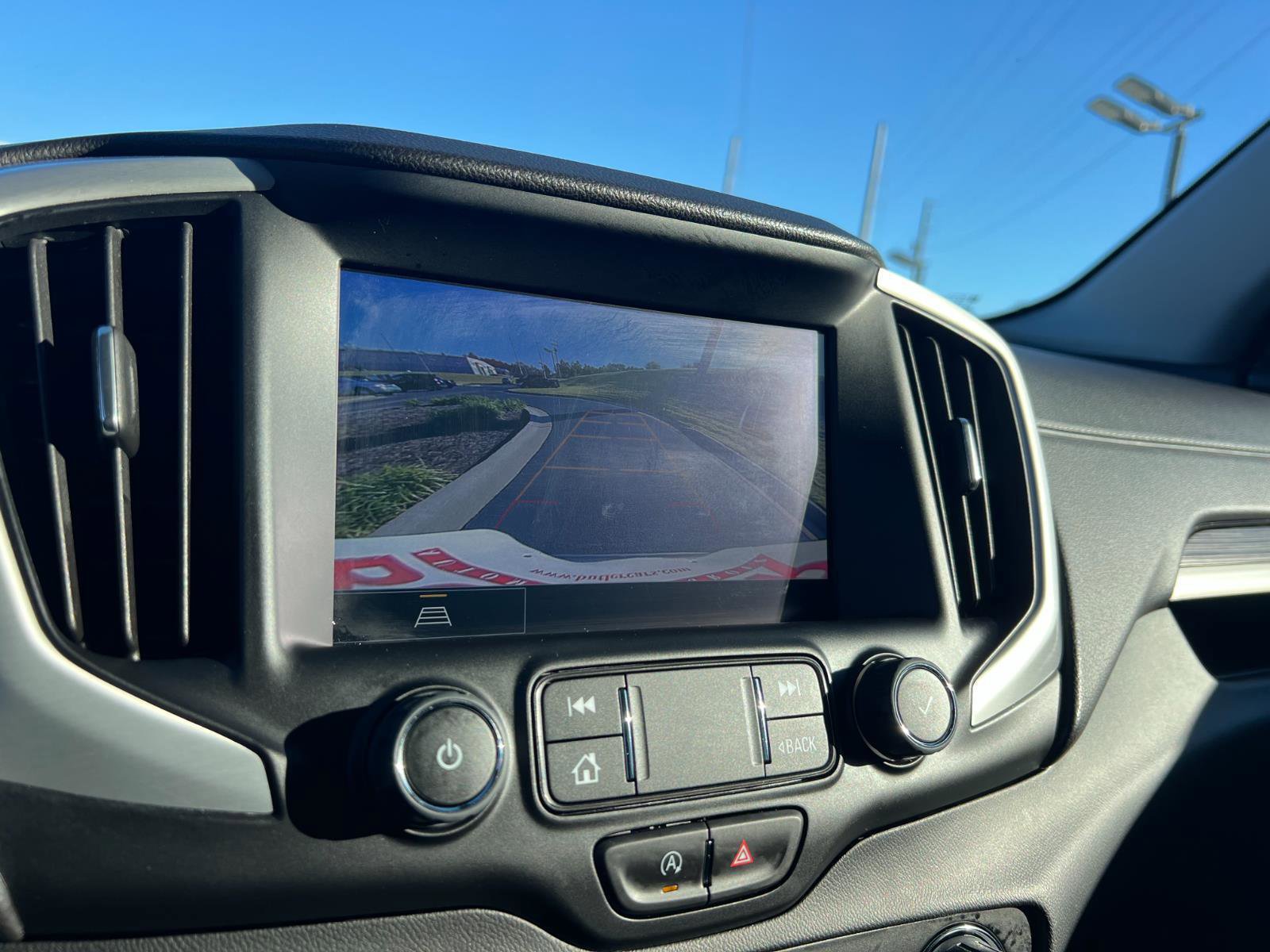 Used 2023 GMC Terrain SLT image 23