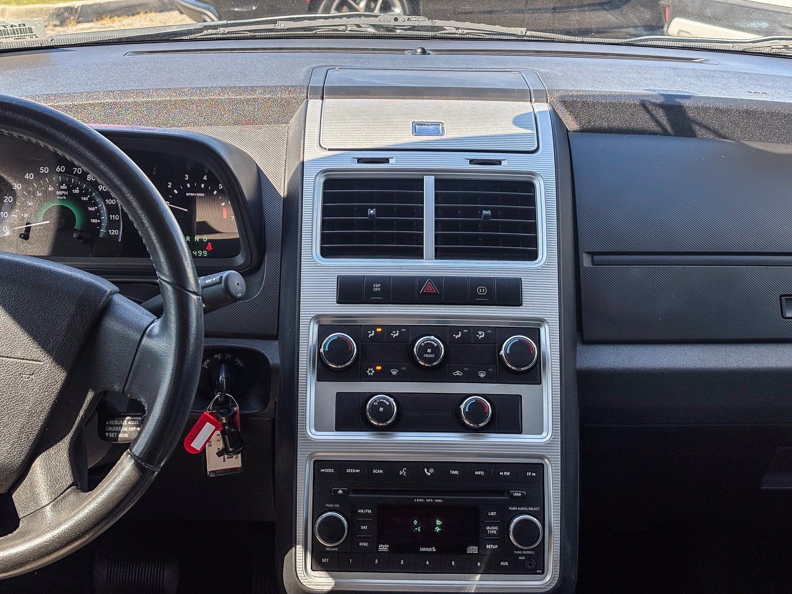 Used 2009 Dodge Journey SXT w/ Flexible Seating Group FWD image 16