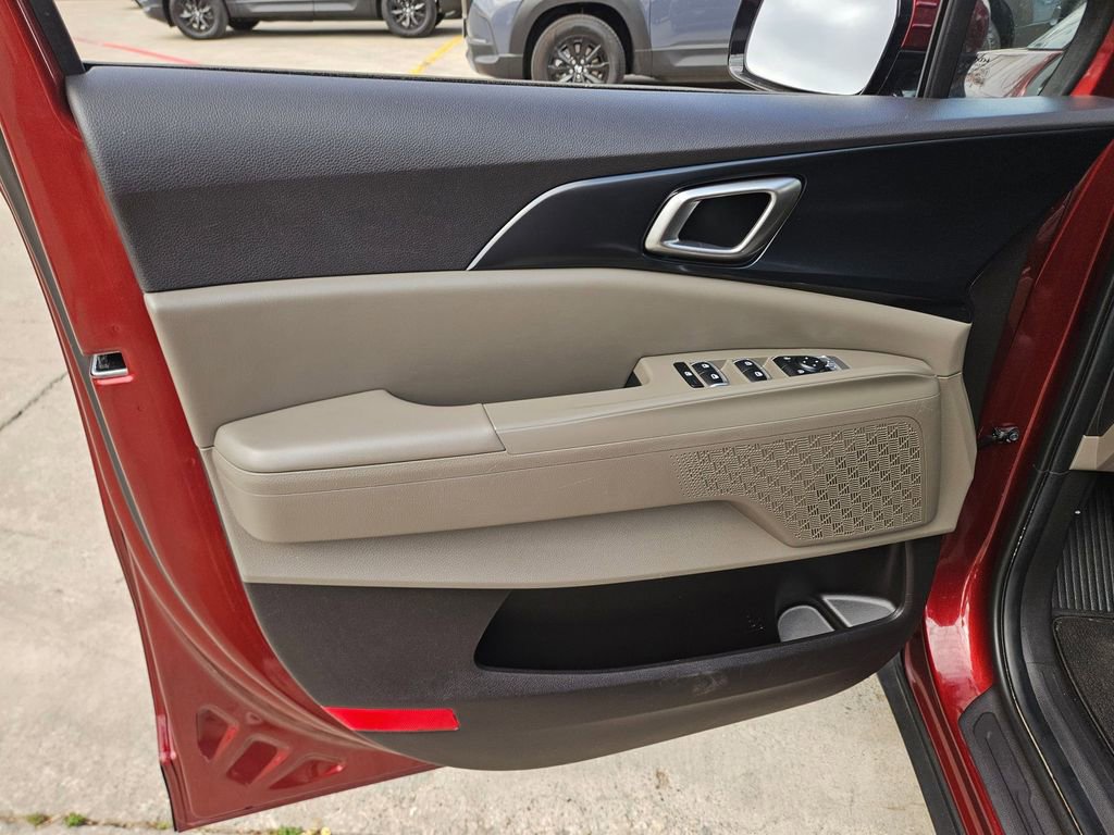 Used 2025 Kia Carnival image 14