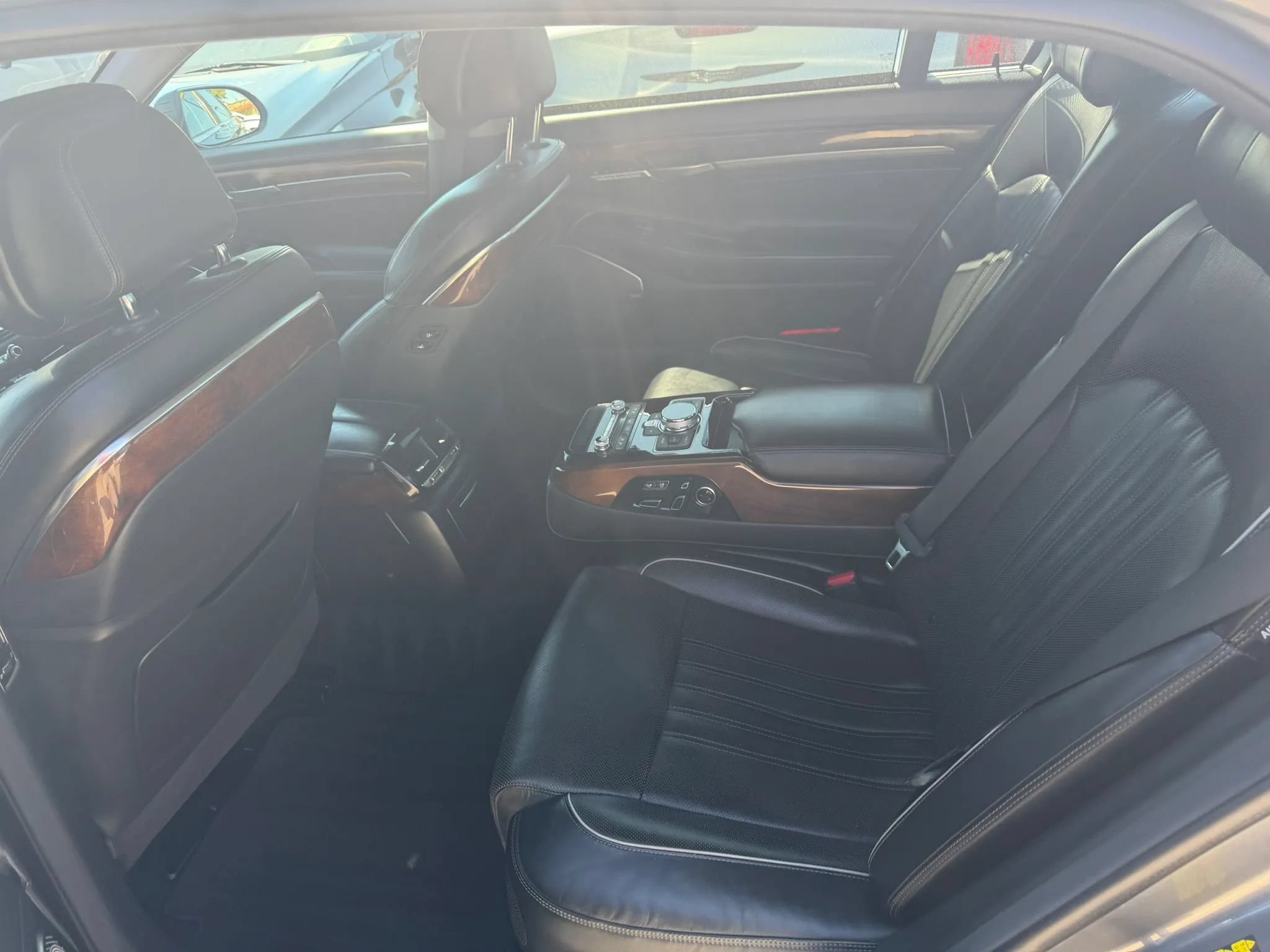 Used 2017 Genesis G90 5.0 Ultimate RWD image 7