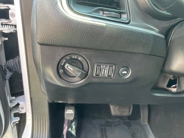 Used 2022 Dodge Challenger GT RWD image 17