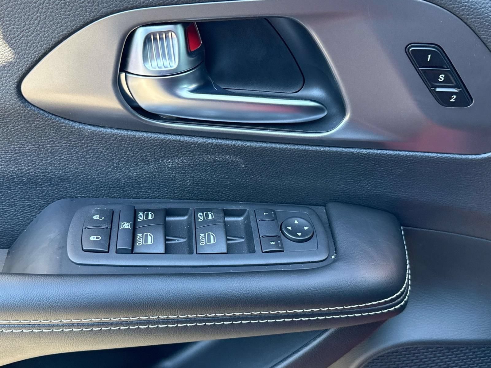 New 2026 Chrysler Pacifica Select w/ S Appearance Package FWD image 13