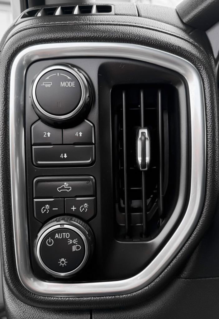 Used 2020 Chevrolet Silverado 2500 LT image 20