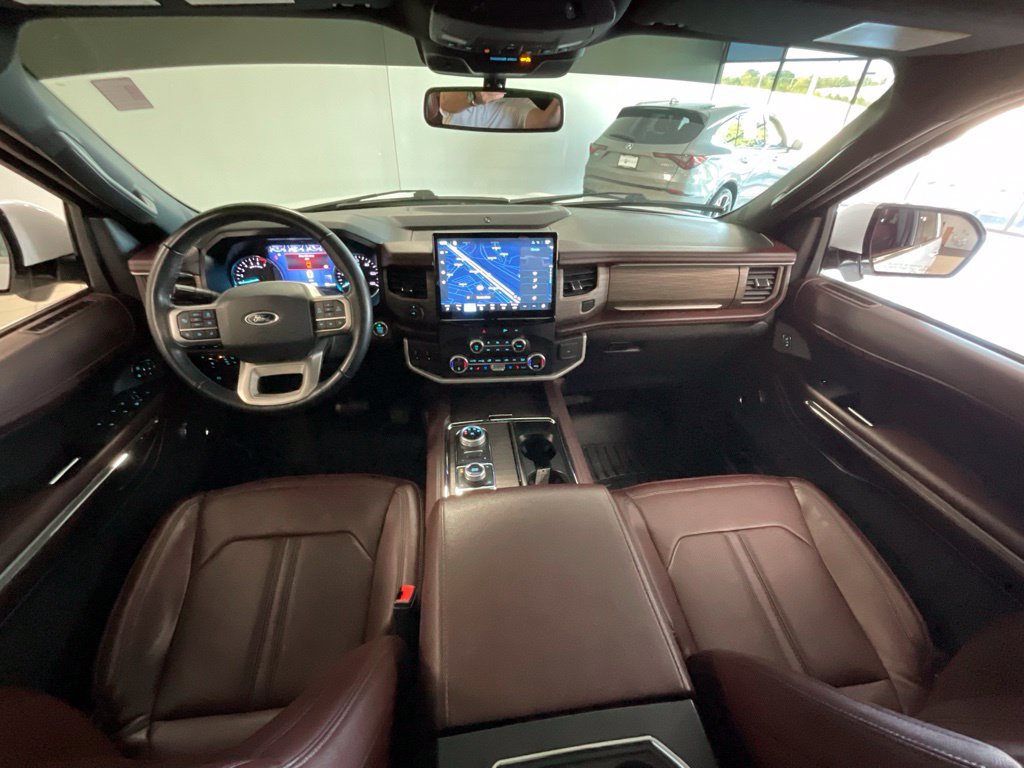 Used 2023 Ford Expedition Limited AWD/4WD image 9
