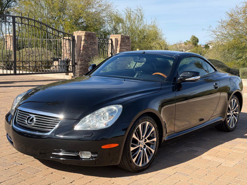 Used 2010 Lexus SC 430 Convertible image 2