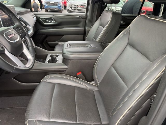 Used 2024 GMC Yukon SLT w/ SLT Luxury Package AWD/4WD image 7
