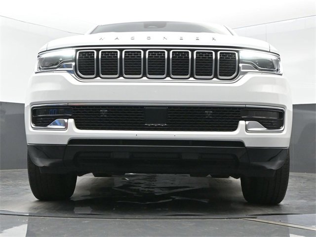 Used 2024 Jeep Wagoneer Base w/ Premium Group I image 22