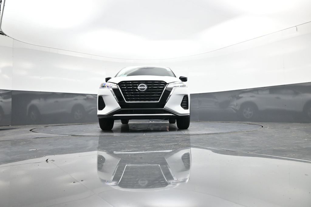 Certified 2025 Nissan Kicks Play S FWD image 40